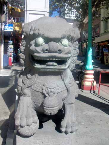 10-14-08_Guardian of the ChinaTown Gate.jpg